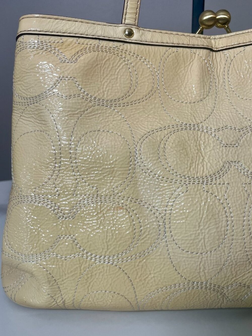 Coach Signature Stitched Pale Yellow Patent Leather Kisslock Carryall F19215 - Picture 6 of 16